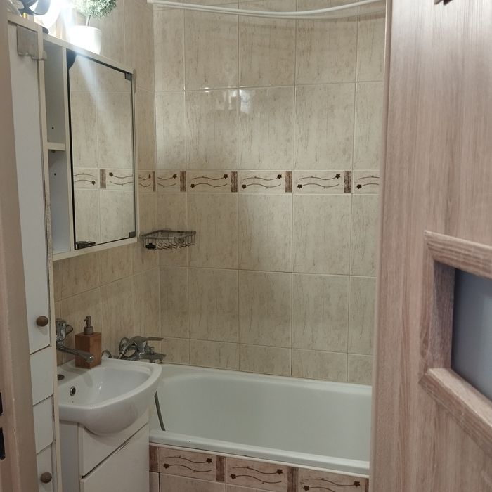 Sprzedam mieszkanie 3 pokoje,48m2, 4pietro