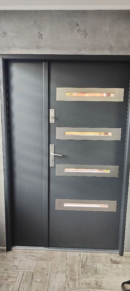 Drzwi wejściowe zewnętrzne dzielone Mikea