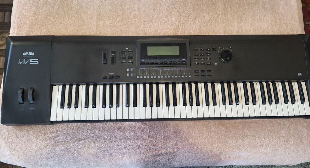 Робоча станція yamaha w5