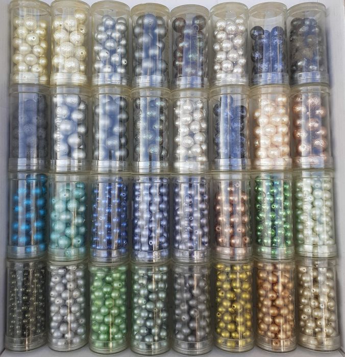 Missangas de qualidade Gutermann, glass beads, 1€ cada tubo.