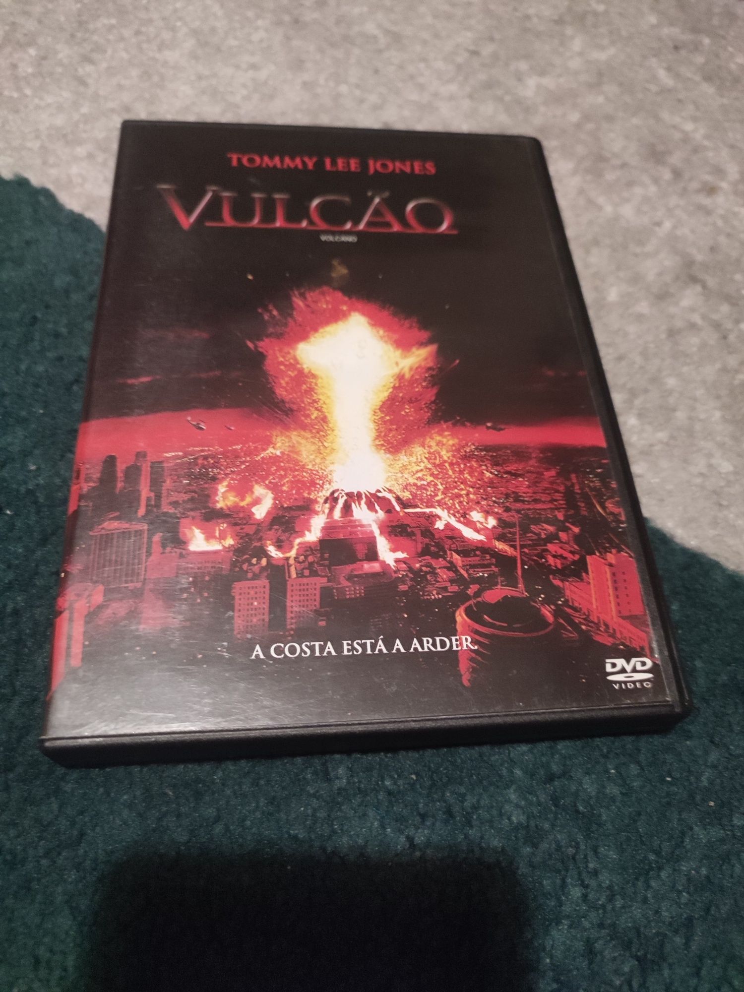 Vulcão - Tommy Lee Jones