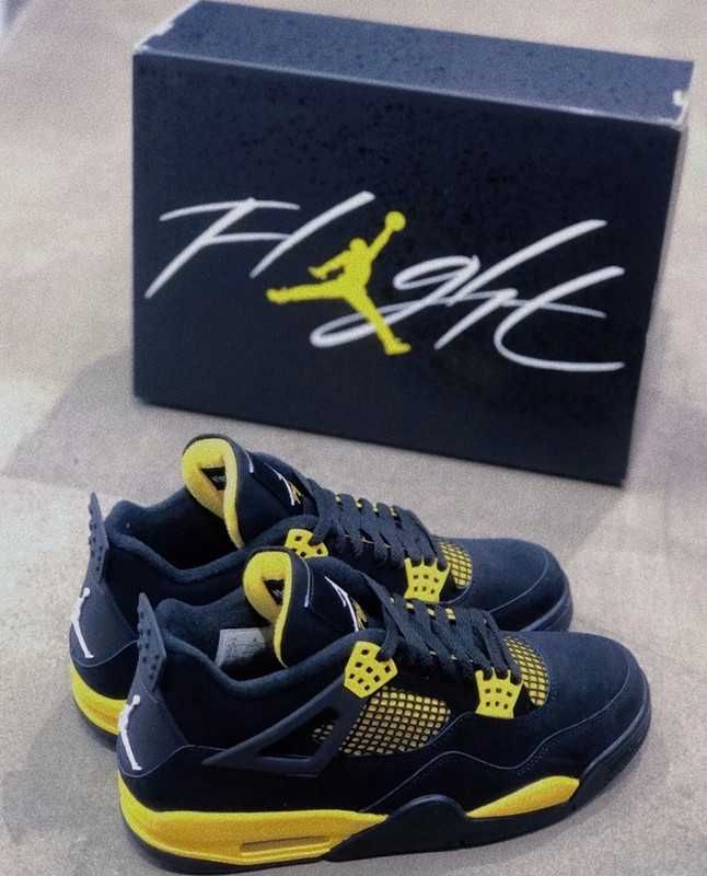 Jordan 4 Retro Thunder EU.42