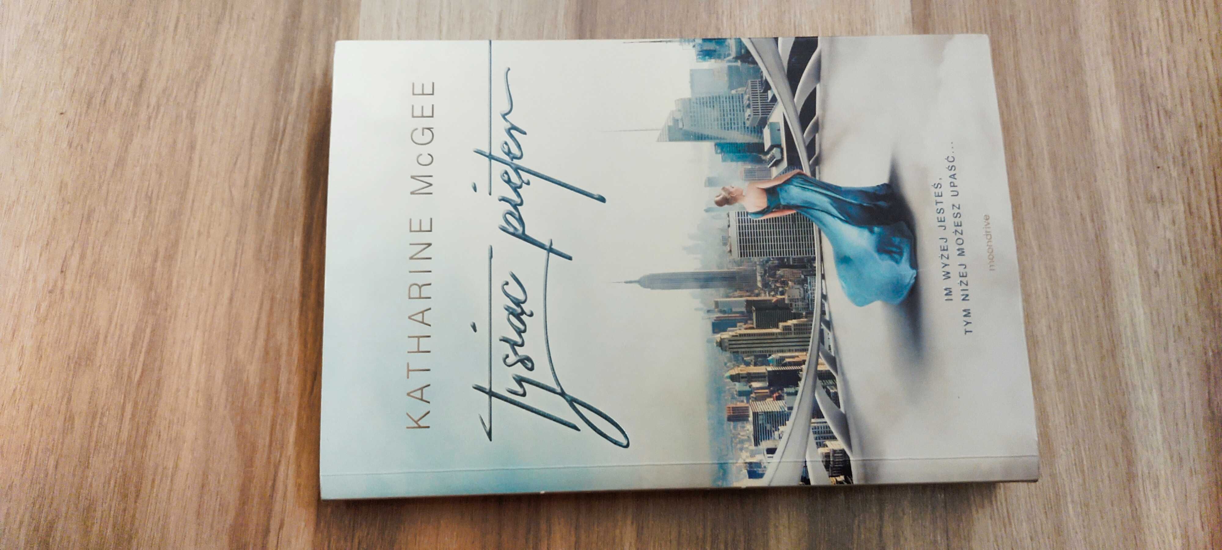 Tysiąc pięter  Katharine McGee