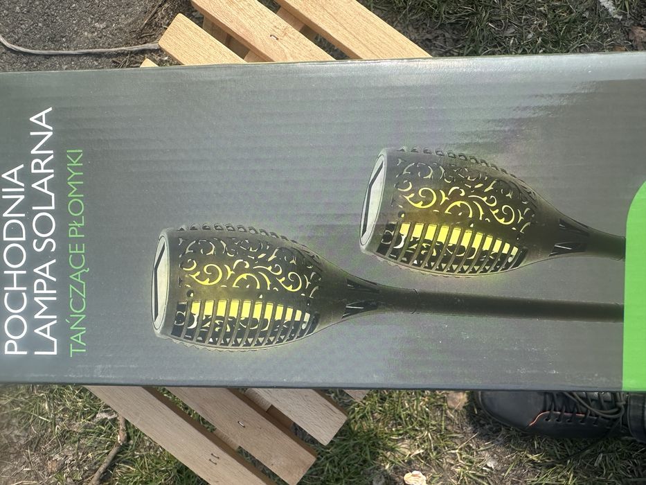 Lampa solarna ogrodowa