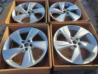 Nowe felgi 18" 5x108 Citroën C5 C4 Ford Kuga Volvo V70 XC70 7,5J et49