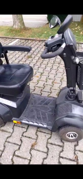 Електричний скутер для інвалідів