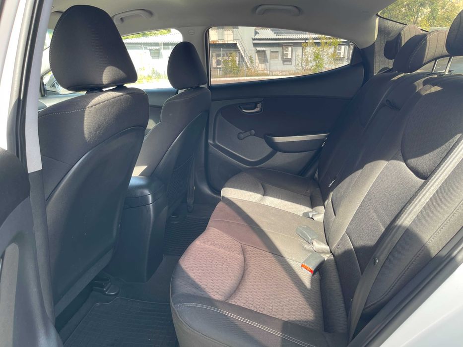 Hyundai Elantra 2011