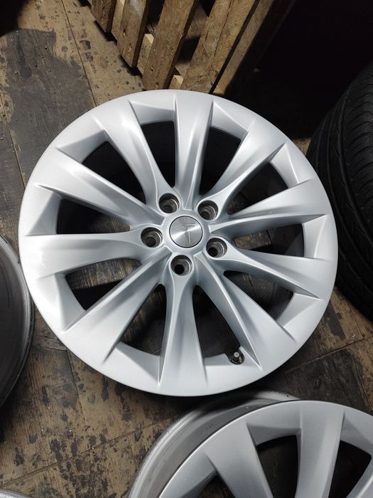 Диск TESLA SR R19 5x120 1059337-00-A 12-20 ET40 8J тесла по штучно