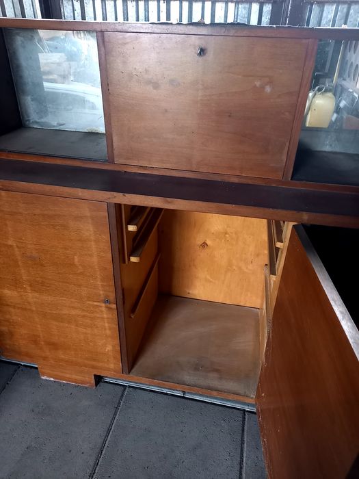 Kredens z czasów PRL do renowacji