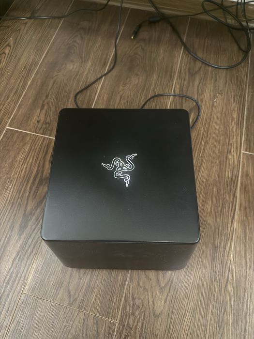 Продам свою акустичну систему Razer Leviathan V1