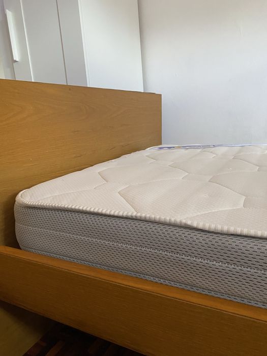 Cama com arrumação + colchão