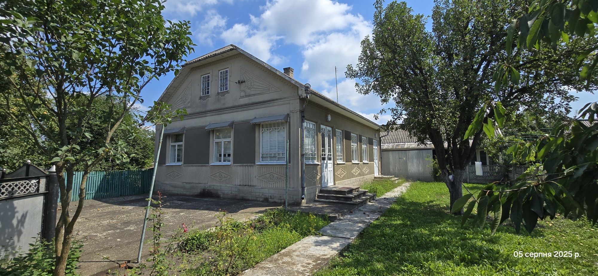 Продам  будинок хороший в Новоселиці