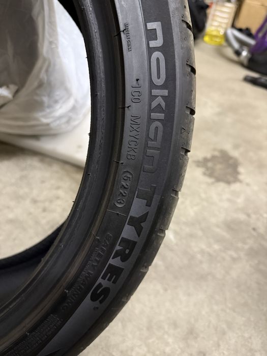 Nokian 225 40 18