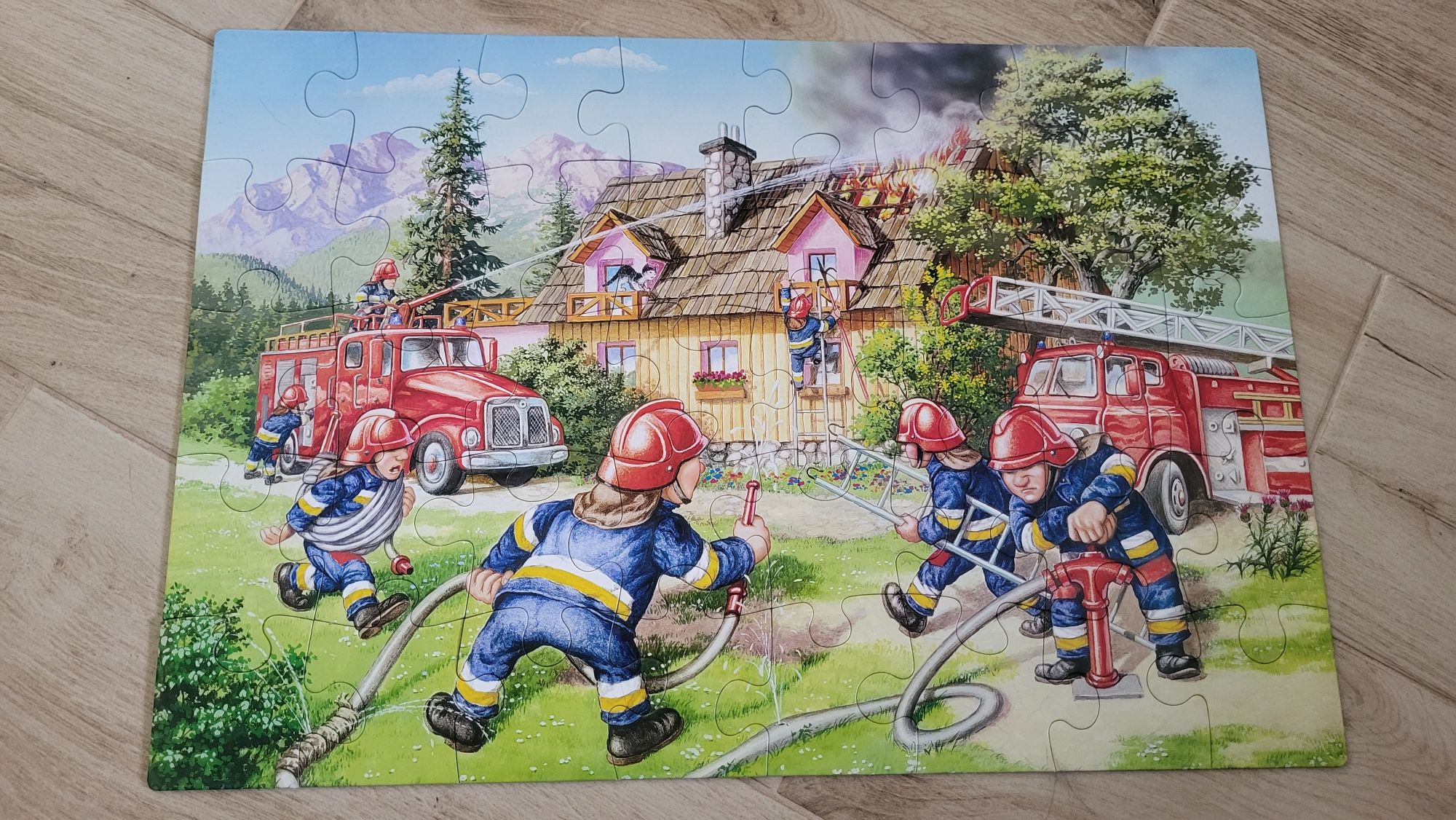 2 x puzzle 40 el. extra big Castorland, strażacy, zwierzeta
