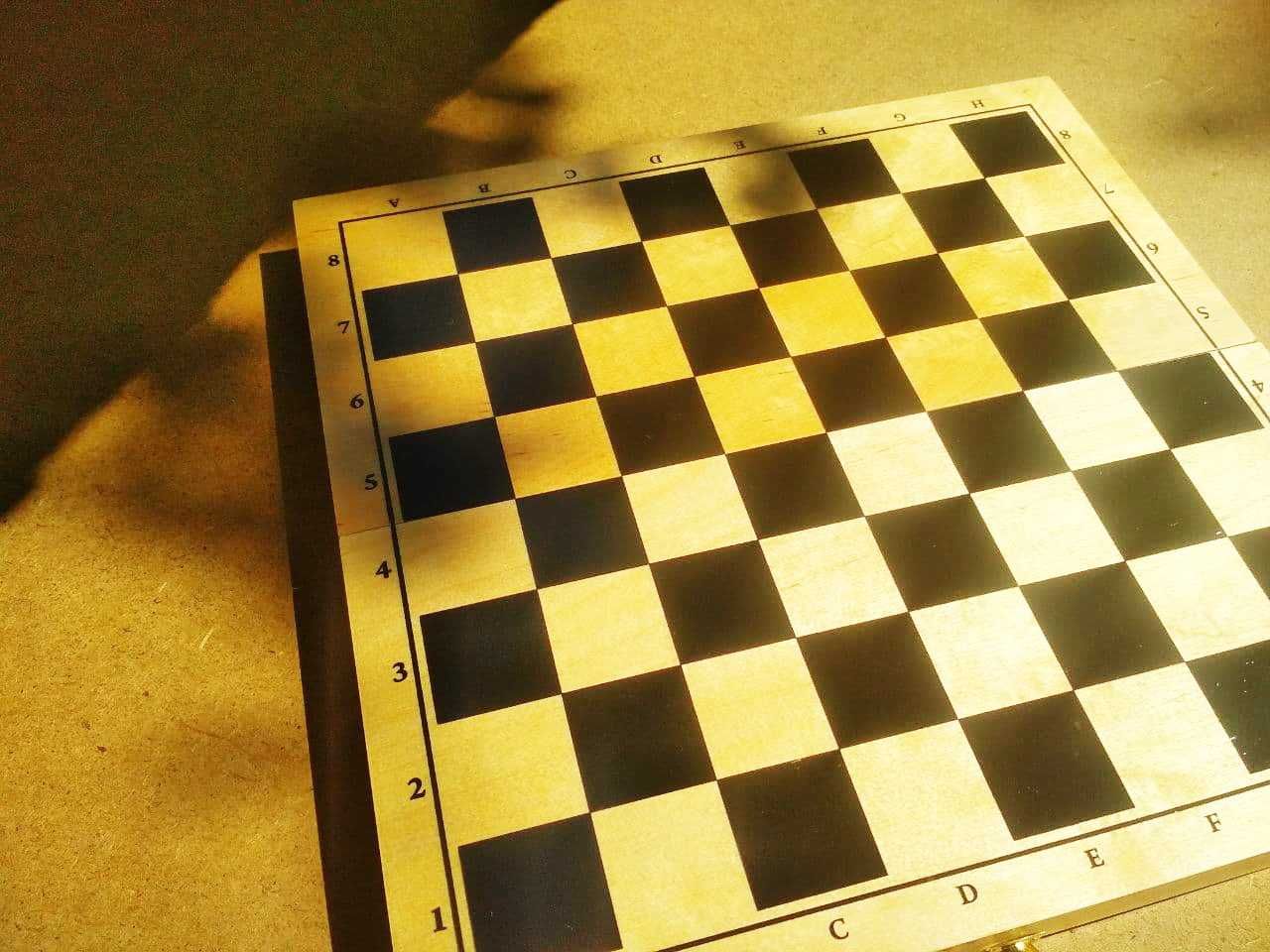 шахматная доска хорошего качества новая  шахматы шашки