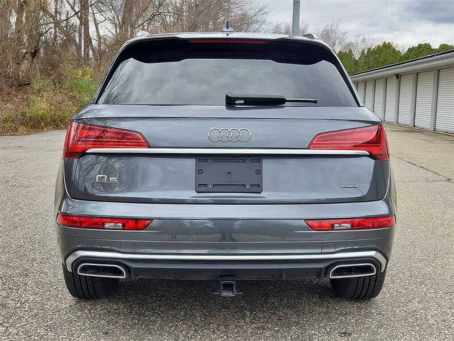 Audi Q5      2023