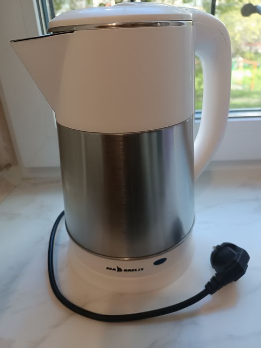 Продаю чайник б/у.в гарному стані