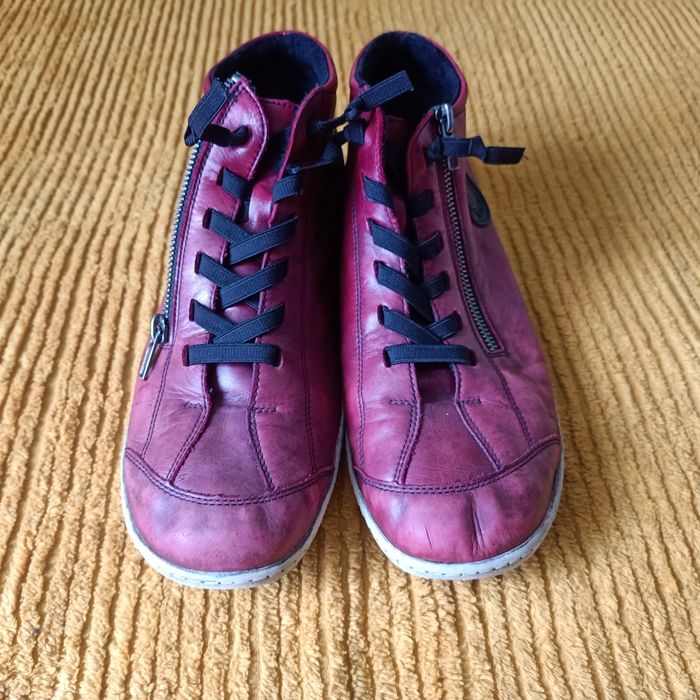 Botki damskie REMONTE , rozmiar 42 , wkładka 27 cm. Czerwone.