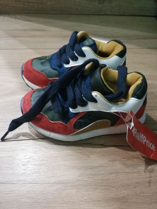 Buty dziecięce 23