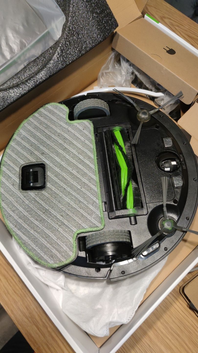 Robot sprzątający IROBOT Roomba  2szt 
Robot sprzątający IROBOT Roomba