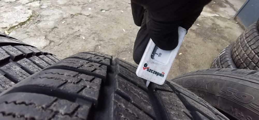 4 x Toyo Snowprox 235/50/19 103V