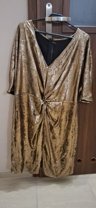 Sukienka z lekkiego materialu