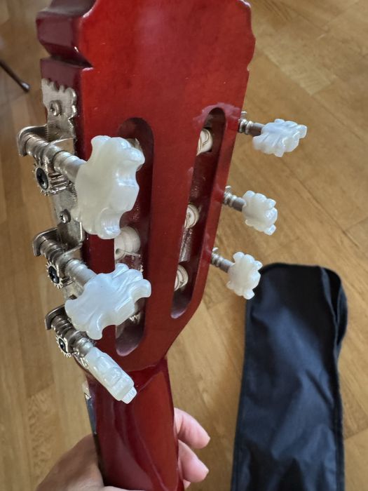 Guitarra nova com pouquíssimo uso