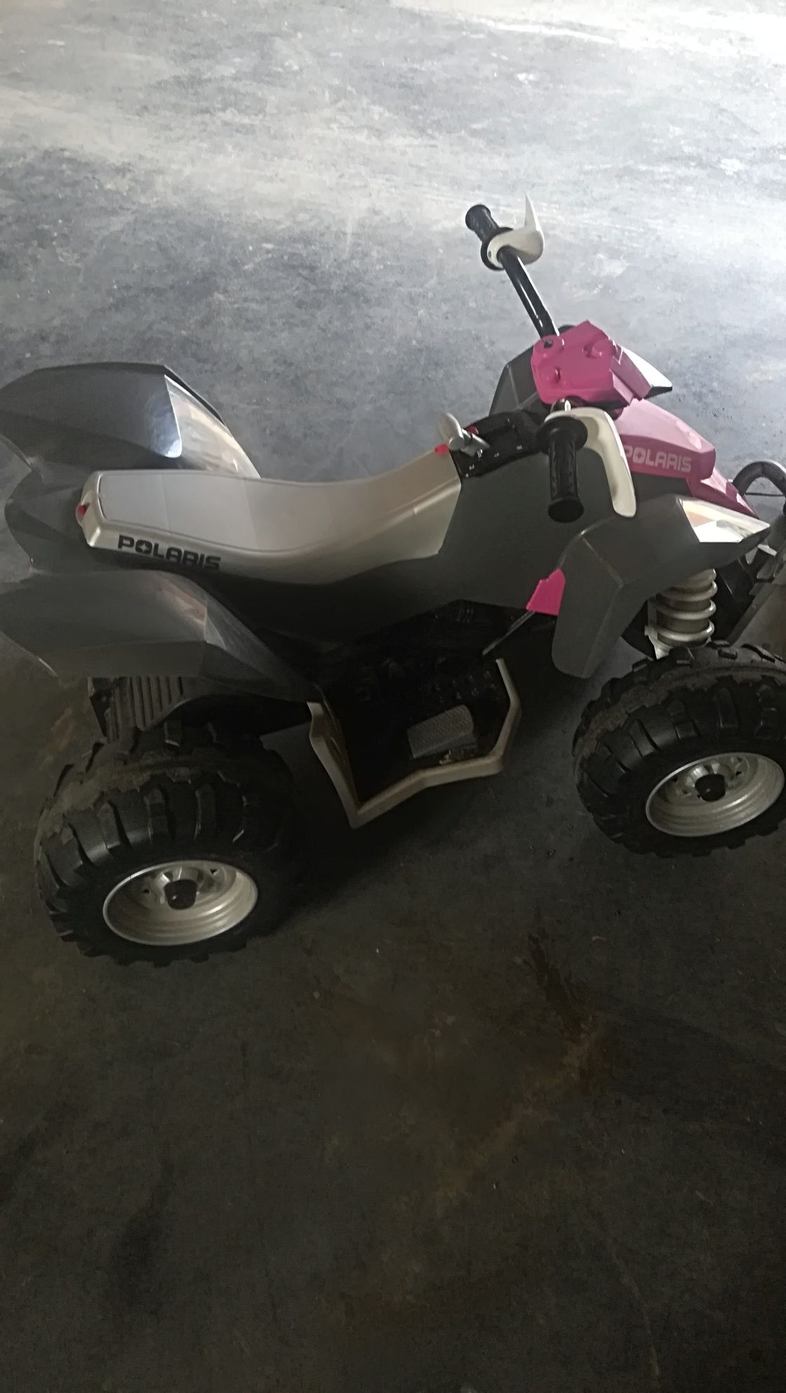 Quad peg perego Polaris