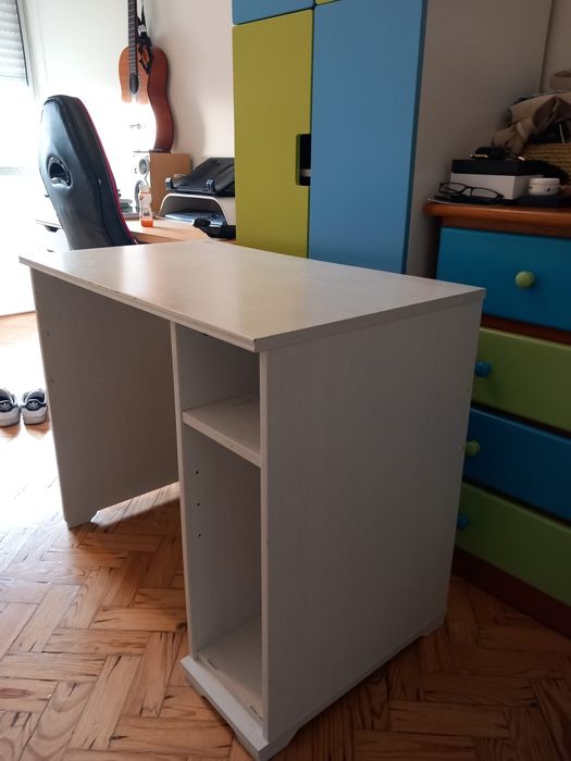 Secretária branca do Ikea