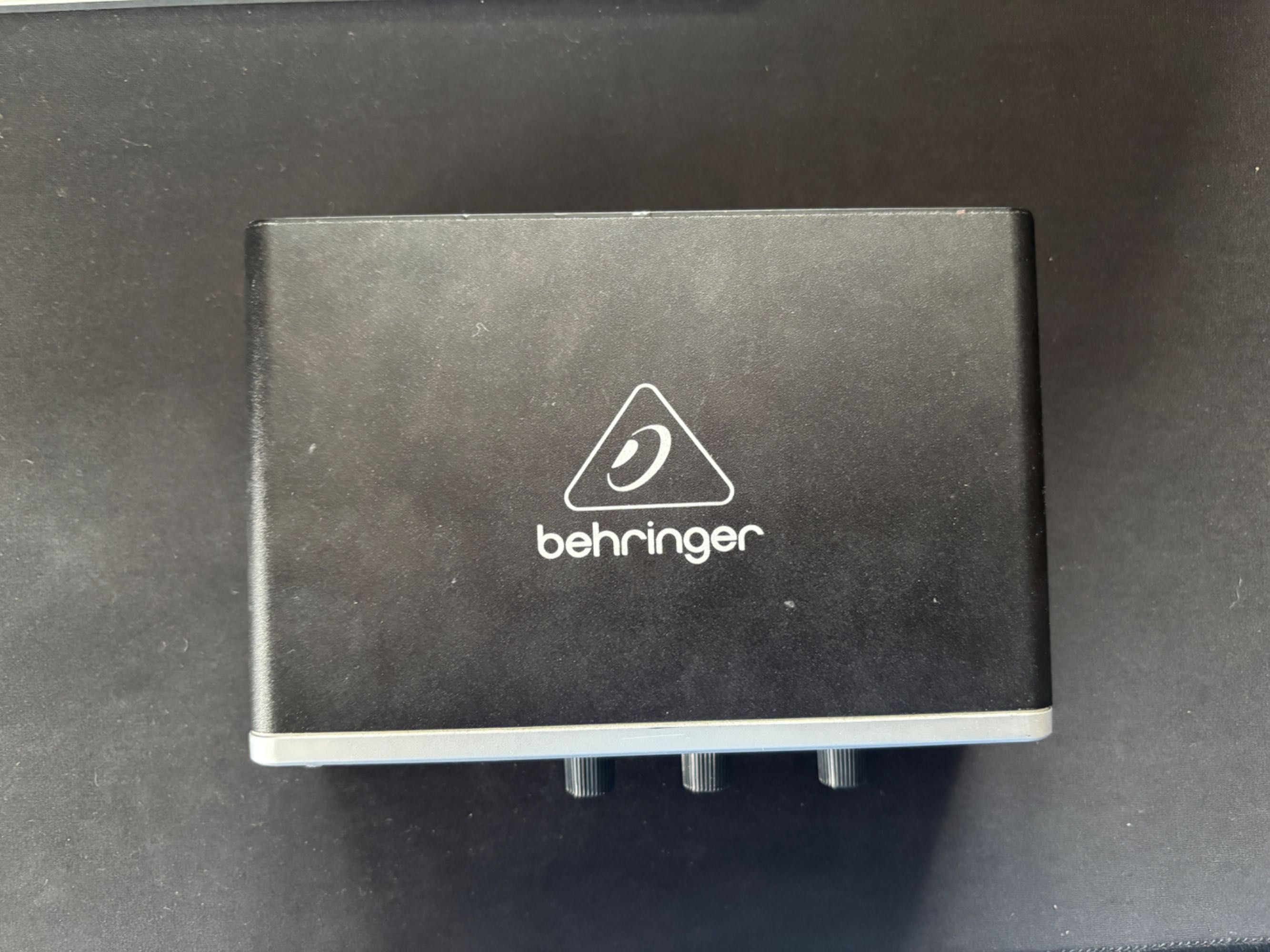 Behringer UMC22 z niedziałającym gniazdem słuchawkowym