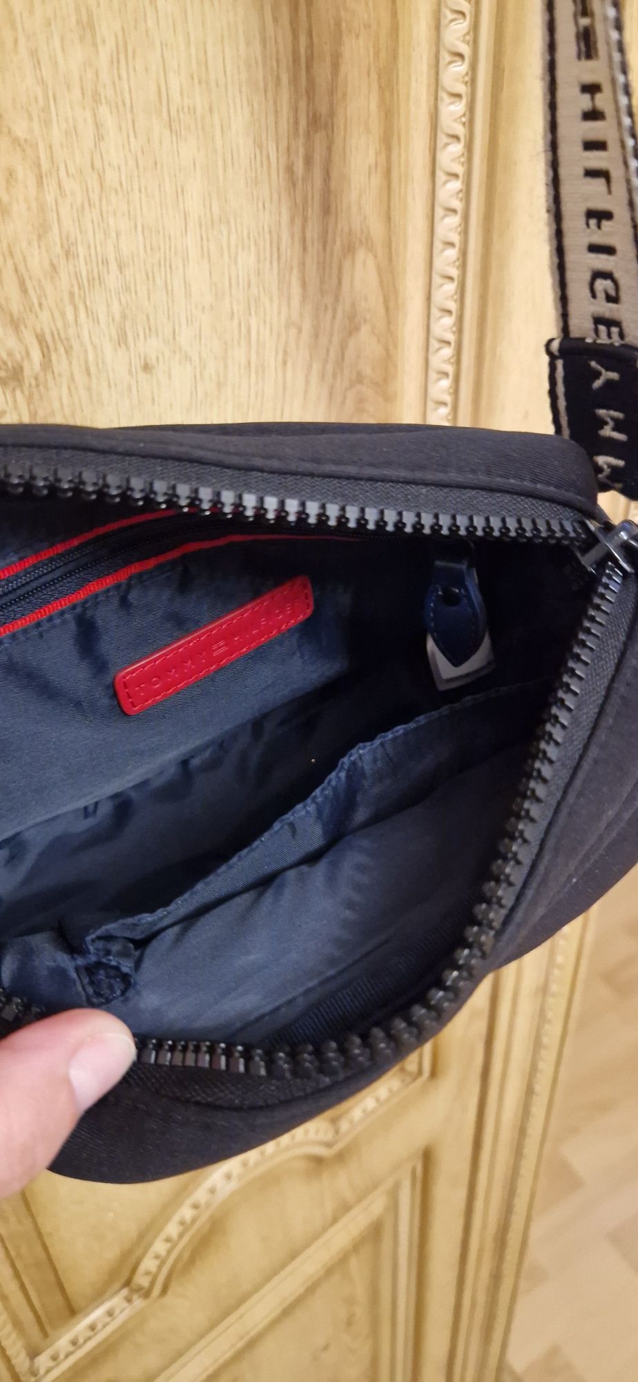 Кроссбоди сумка Tommy Hilfiger