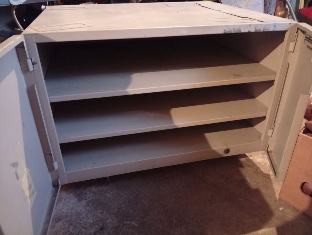 Szafka metalowa na kółkach 67x57x49