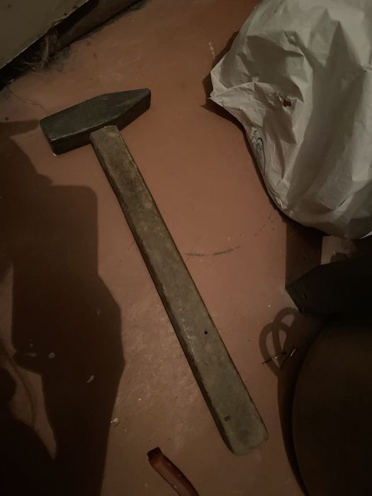 Инструменты разные молоток отвертка