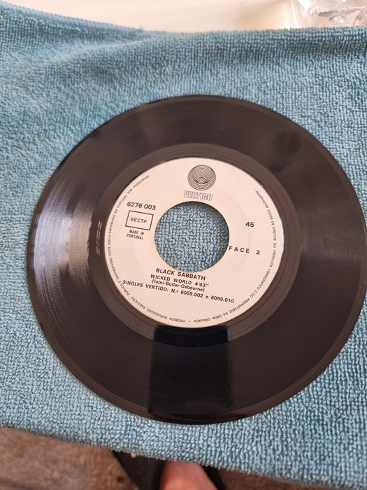 Black Sabbath Paranoid single