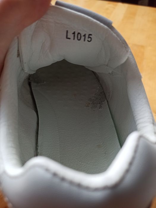 Białe adidasy damskie