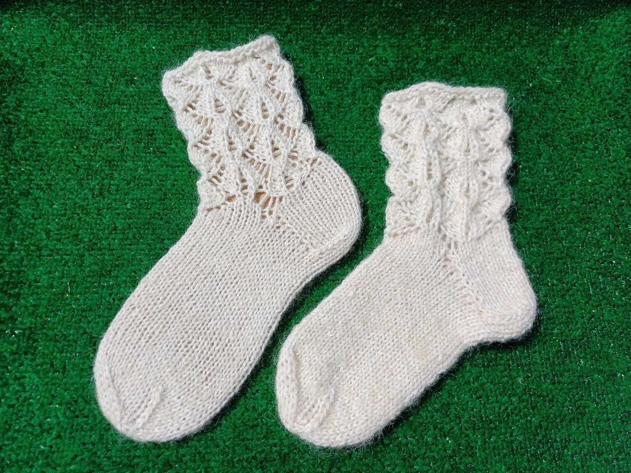 В'язані носки, шкарпетки ручної роботи з ажурним верхом