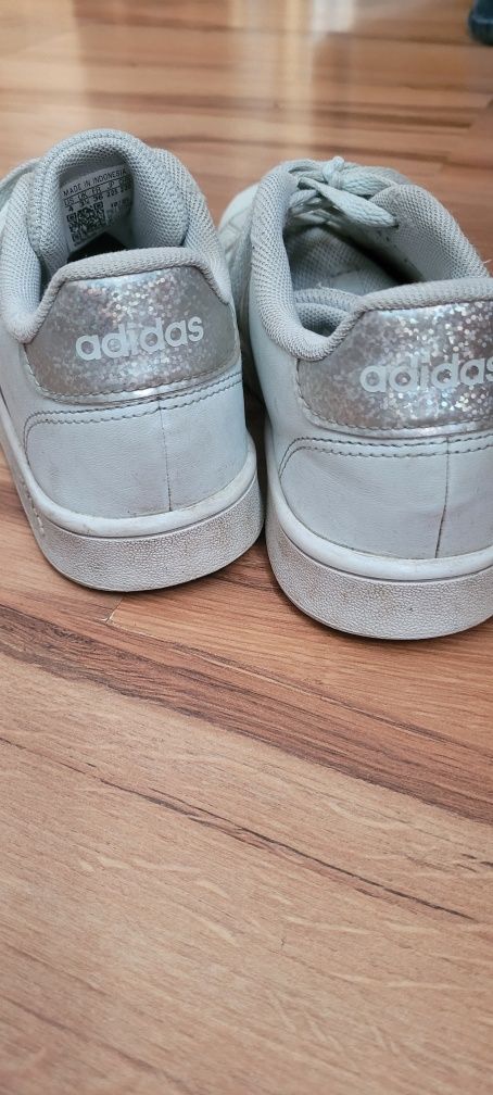 Buty Adidas dziewczęce r. 36