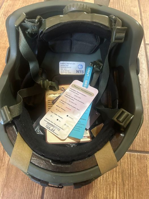 Комплект - Балістичний шолом Fast NTSIIIA олива + Навушники EARMOR M31