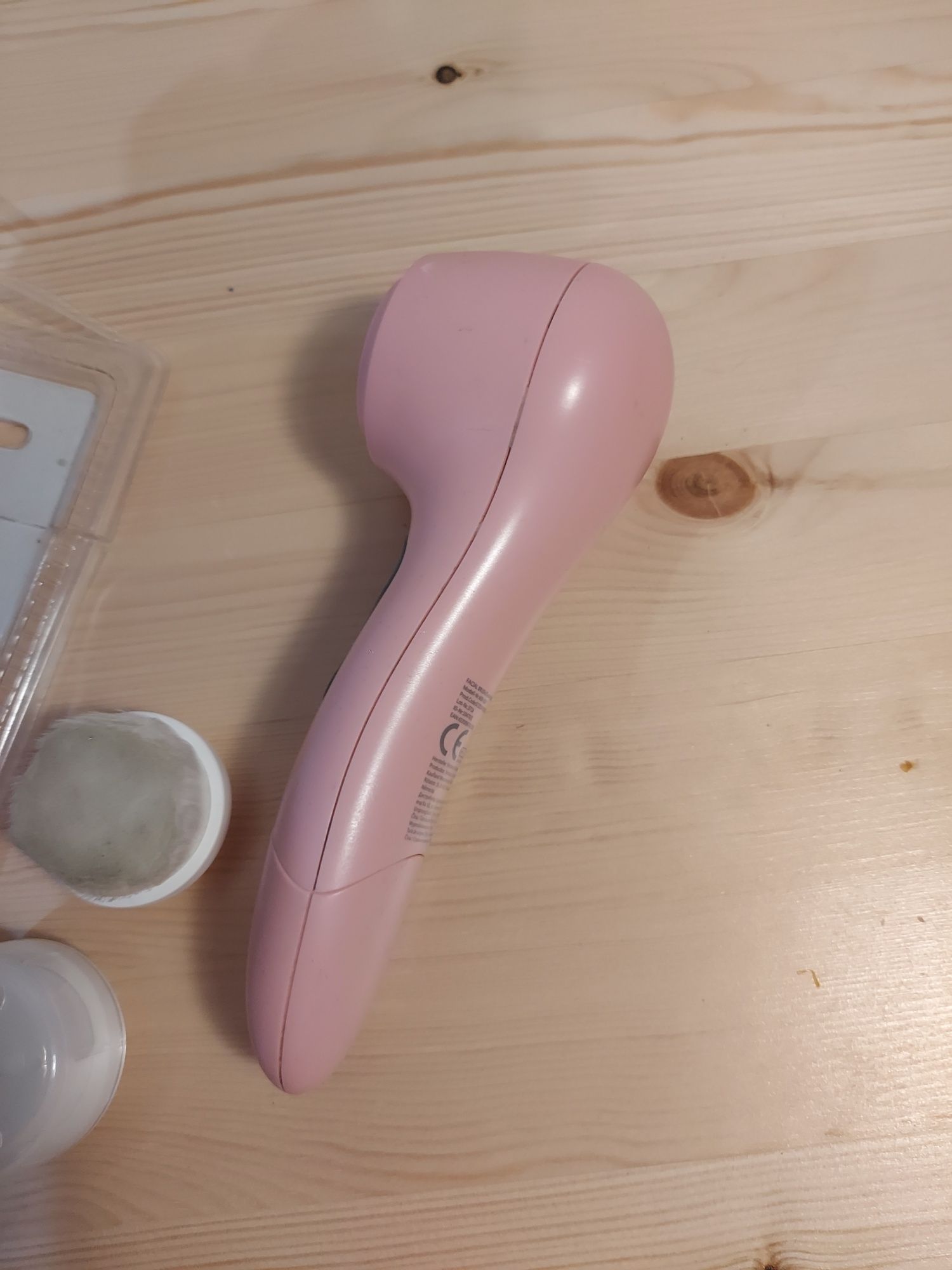 Szczoteczka elektryczna do twarzy różowa facial brush