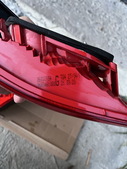 Задні ліхтарі для автомобіля Peugeot 3008