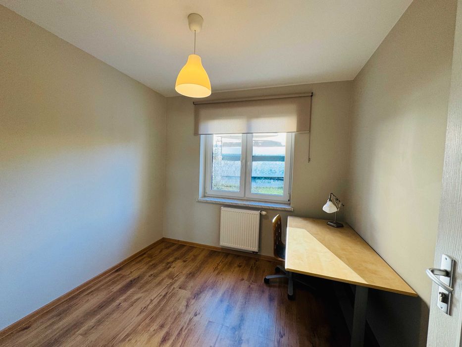 4 pokoje, parking ,taras , komórka