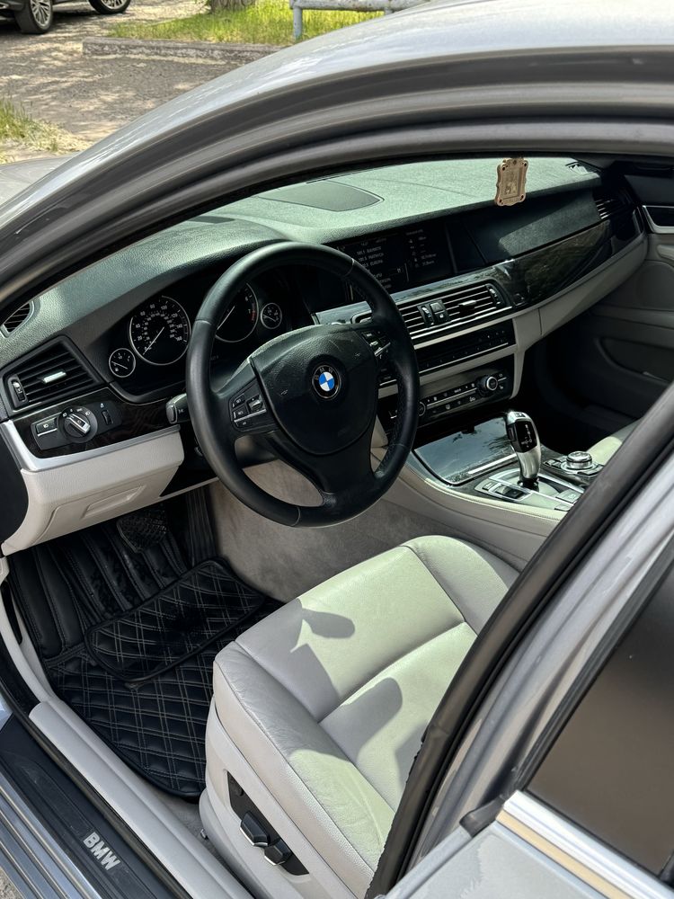 Продам BMW F10 528i