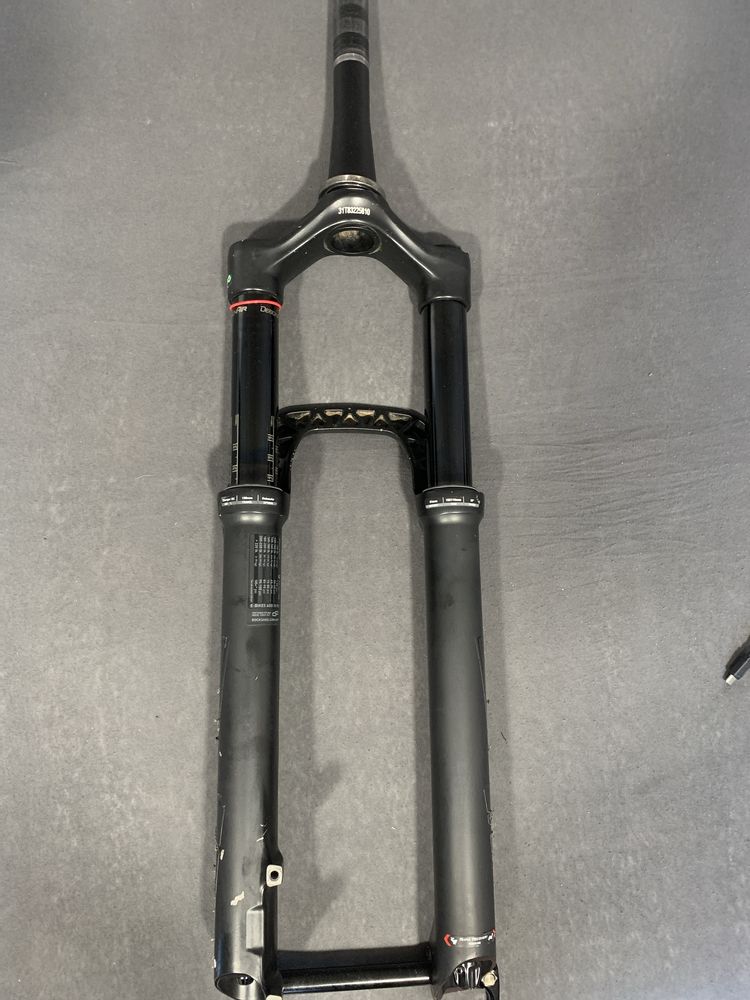 Rock shox revelation  29 150 *charger*