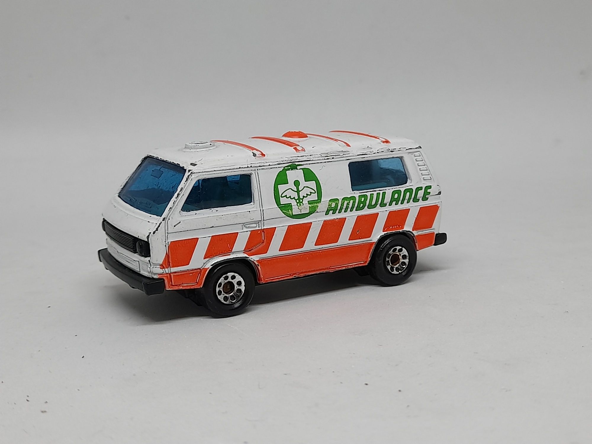 Matchbox resorak autko Volkswagen transporter t2 Ambulans