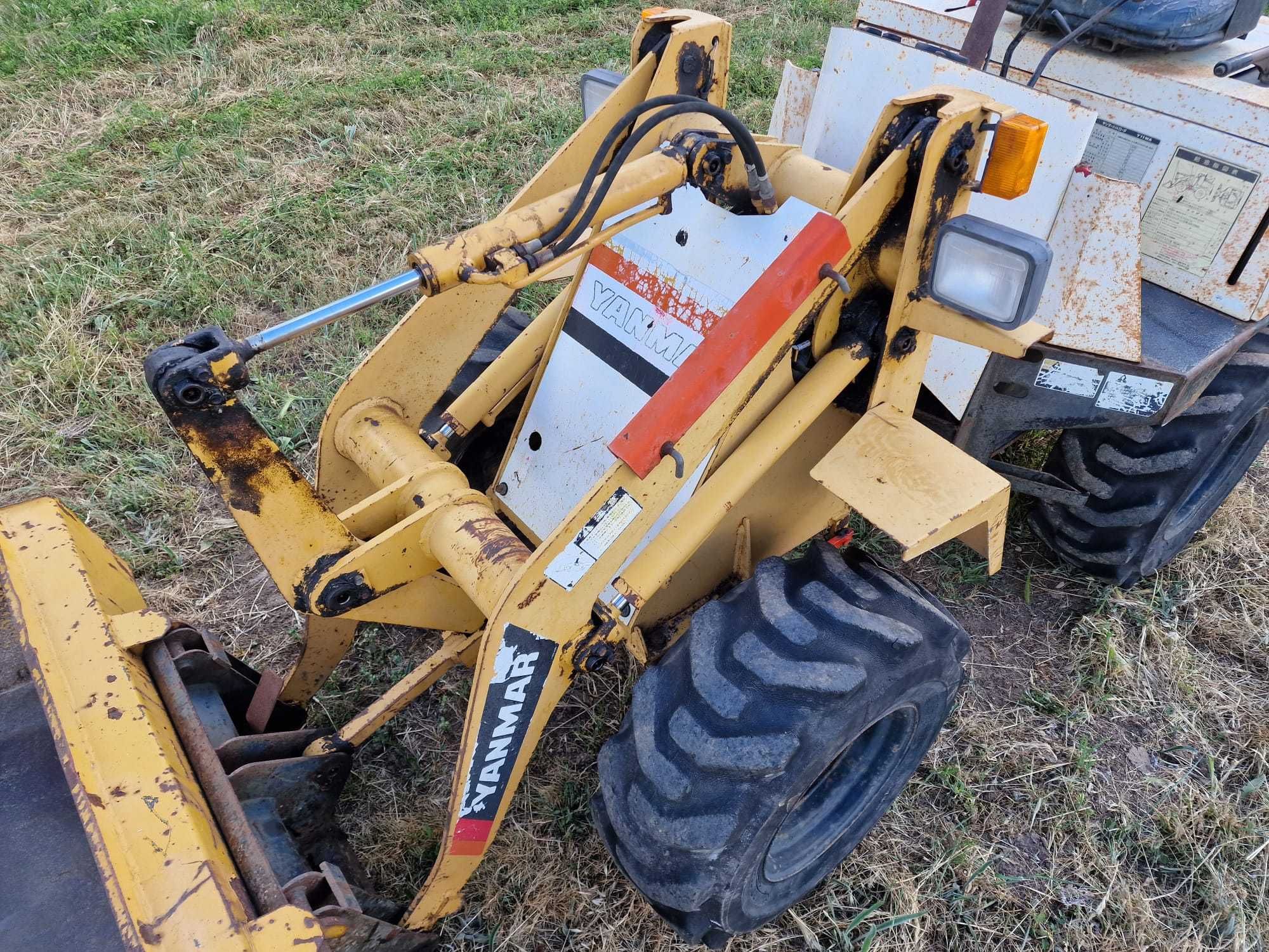 Mini Pá Carregadora Yanmar Y11WA - Motor de 3 cilindros a gasóleo