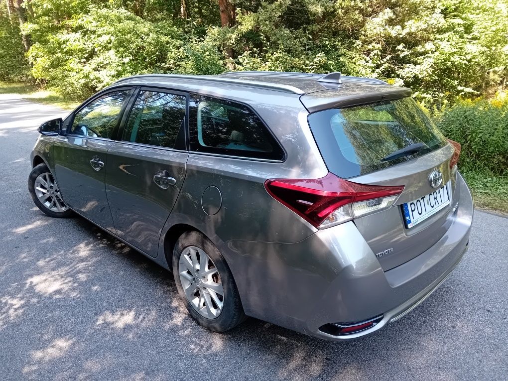 Toyota auris 2015r-D4D-super stan+4 opony zimowe