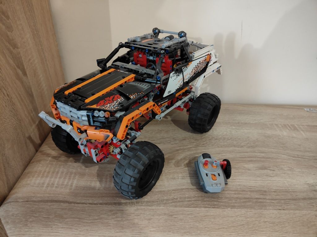 Lego auto z napędem 4x4 9398