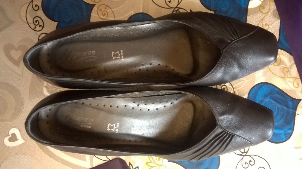 skórzane pantofle damskie 43