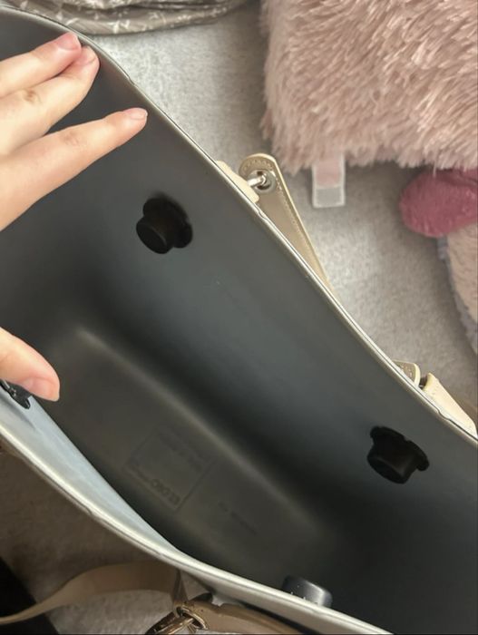 Toba O bag Classic szara z beżowymi uchwytami + niebieskie futerko