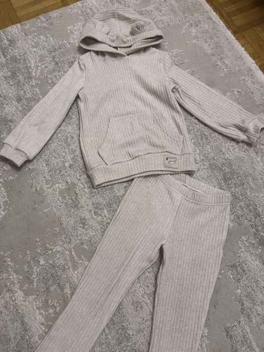 Продам дитячий костюм, 110-116 р.